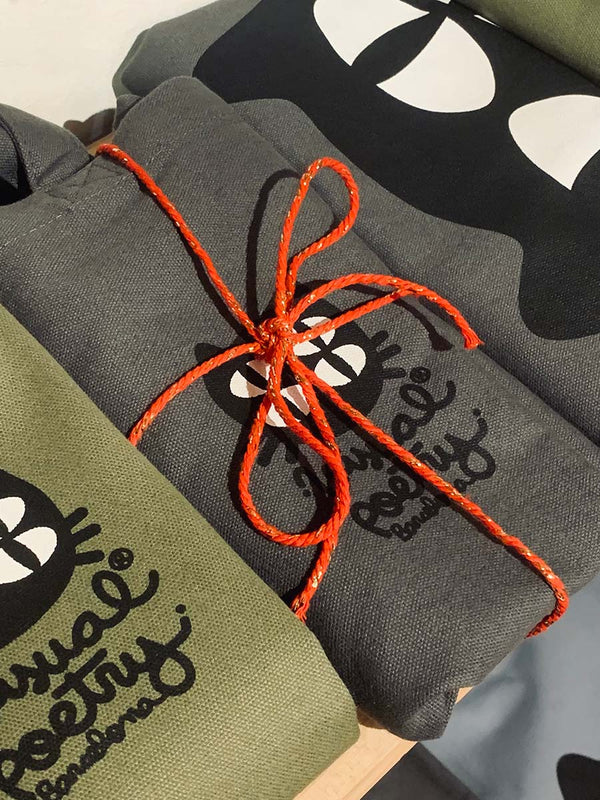 Tote Bag  gris oscuro. "Gato cuántico"